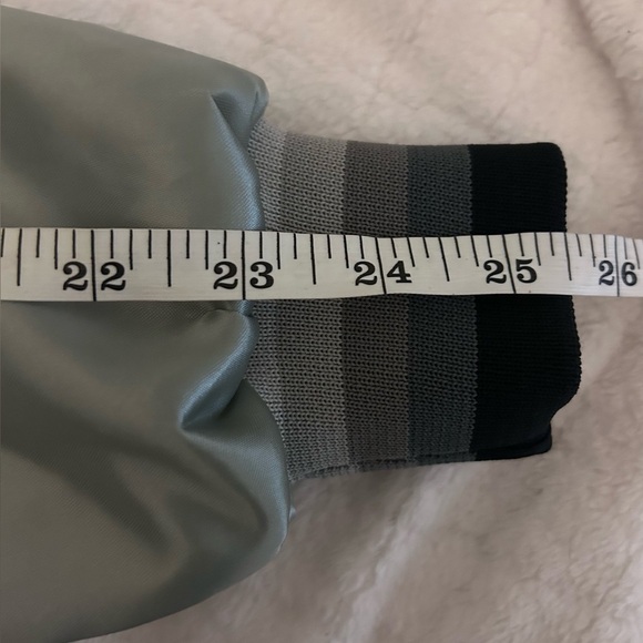 Swingster World of Wearables Vintage Satin Snap Silver Bomber Jacket Size Small - Picture 7 of 9